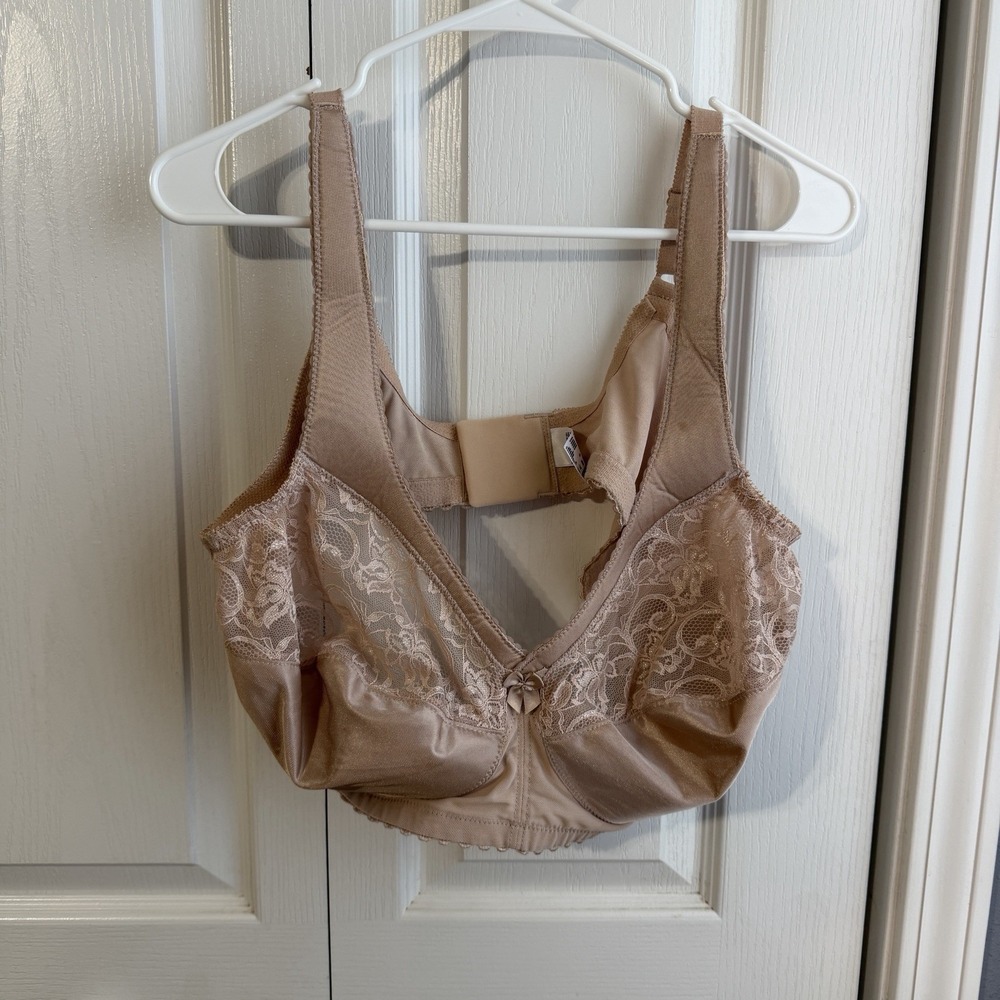Glamorise Beige Lace Accent Full Coverage Wireless Bra Women's Size 46D Casual